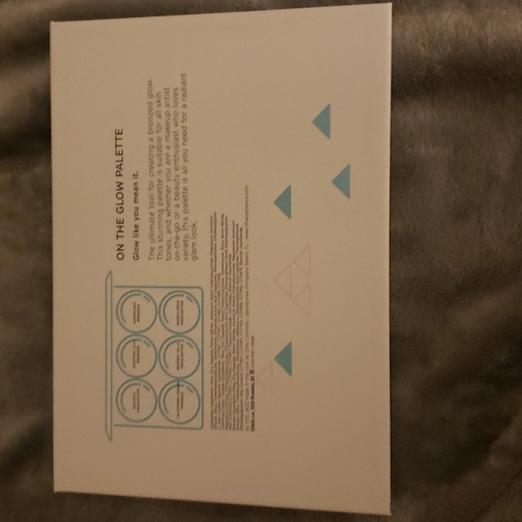 On the Glow OFRA PALETTE - Picture 5 of 7